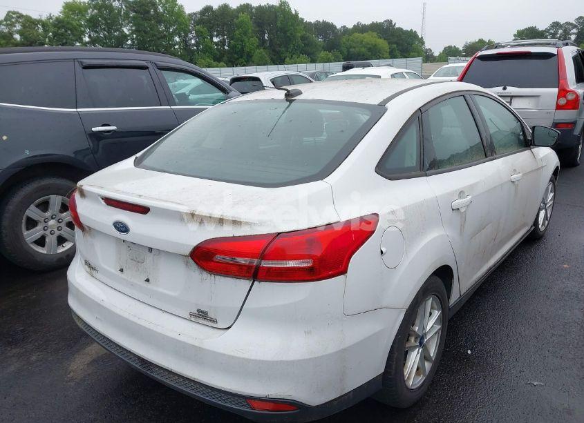 Photo 4 of 2016 Ford Focus SE (VIN 1FADP3F20GL298068)