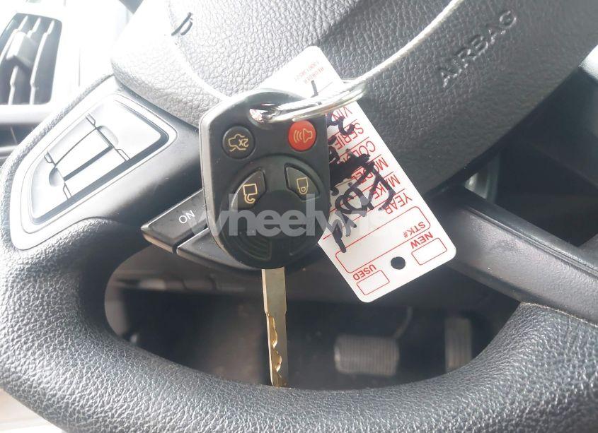 Photo 11 of 2016 Ford Focus SE (VIN 1FADP3F20GL325141)