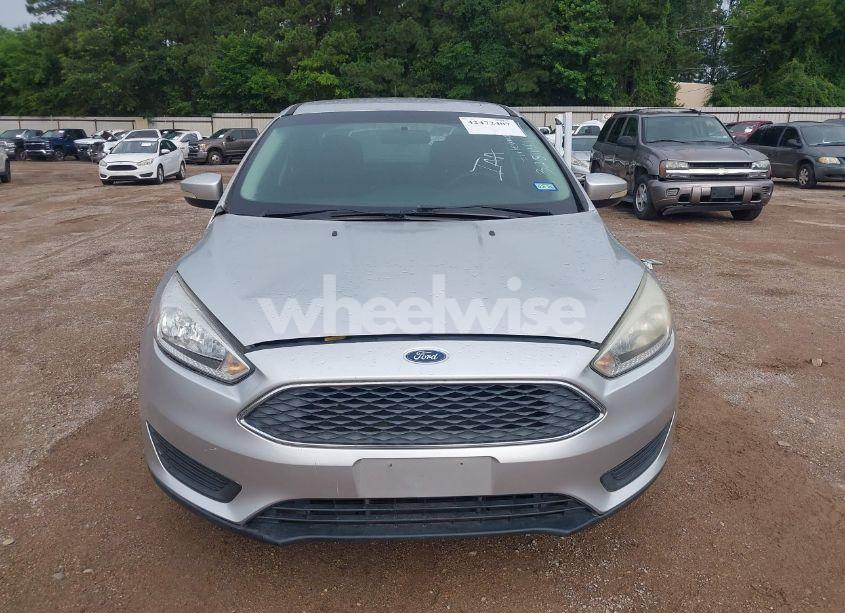 Photo 6 of 2016 Ford Focus SE (VIN 1FADP3F20GL325141)