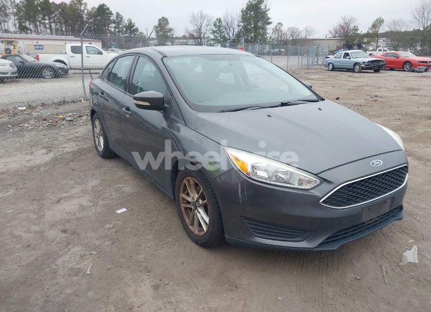 2016 Ford Focus SE (VIN 1FADP3F20GL343168) main photo