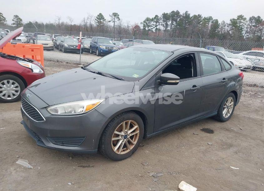 Photo 2 of 2016 Ford Focus SE (VIN 1FADP3F20GL343168)