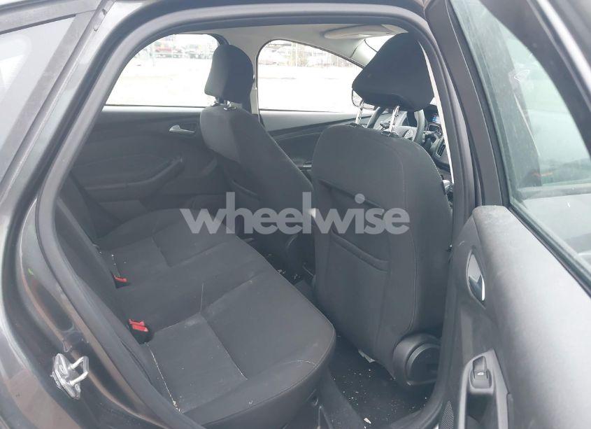 Photo 8 of 2016 Ford Focus SE (VIN 1FADP3F20GL343168)