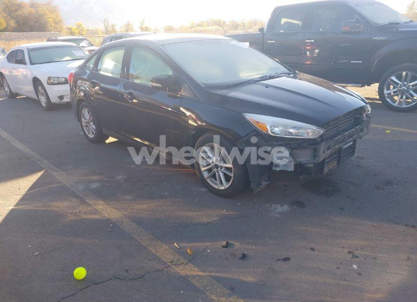 2016 Ford Focus SE (VIN 1FADP3F20GL345292) main photo