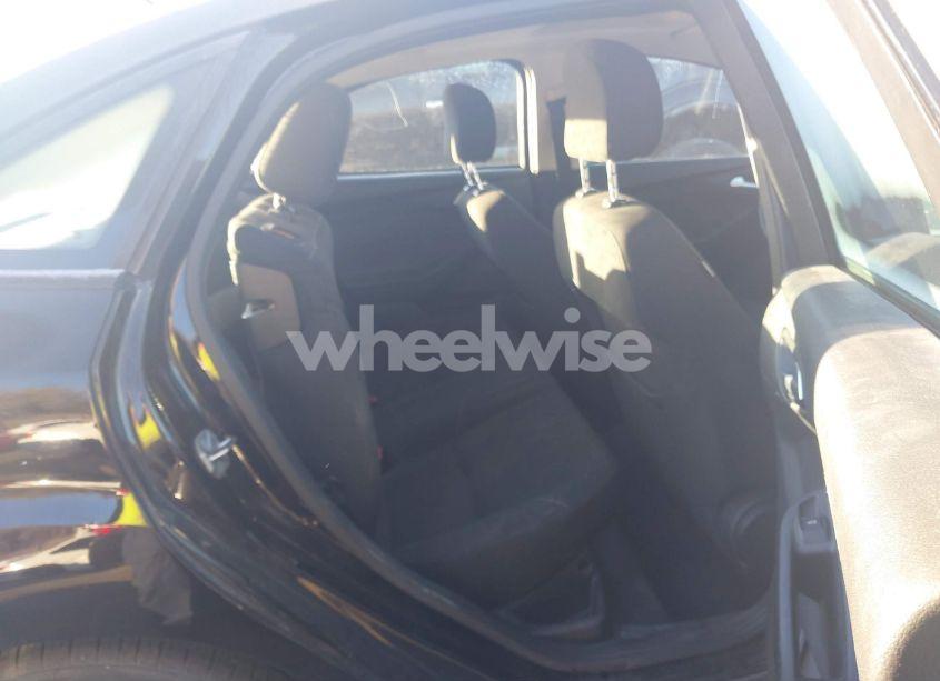 Photo 8 of 2016 Ford Focus SE (VIN 1FADP3F20GL345292)