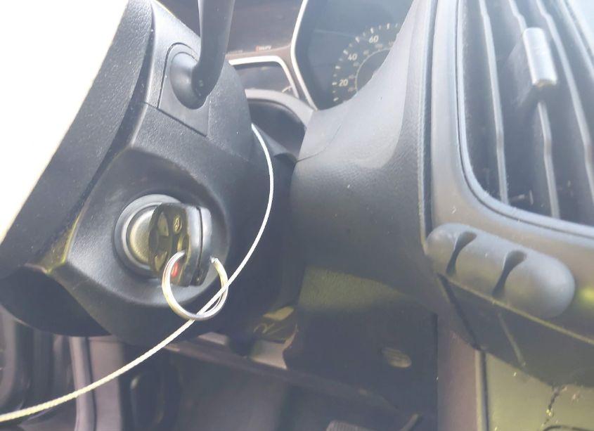 Photo 11 of 2016 Ford Focus SE (VIN 1FADP3F20GL367471)