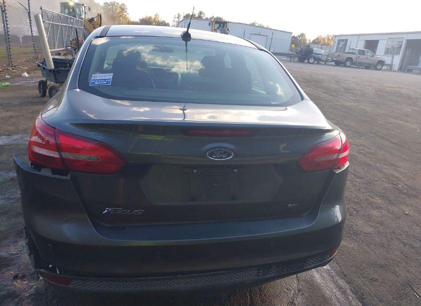 Photo 16 of 2016 Ford Focus SE (VIN 1FADP3F20GL367471)