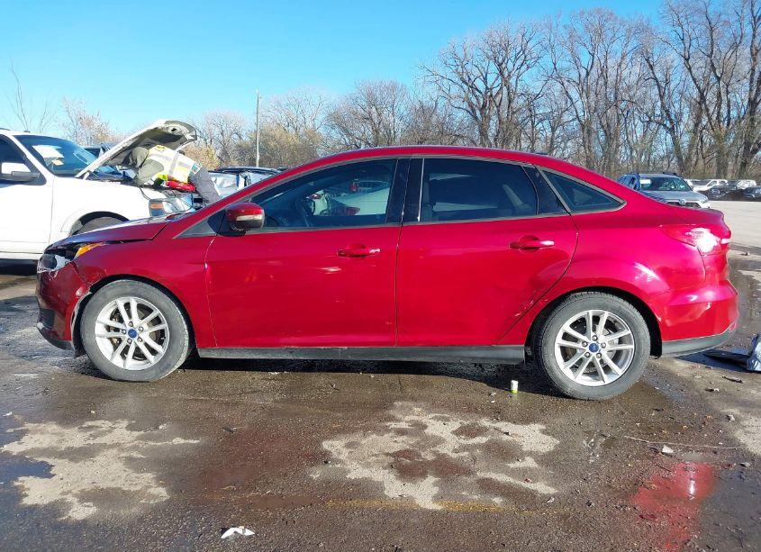 Photo 14 of 2016 Ford Focus SE (VIN 1FADP3F20GL372329)