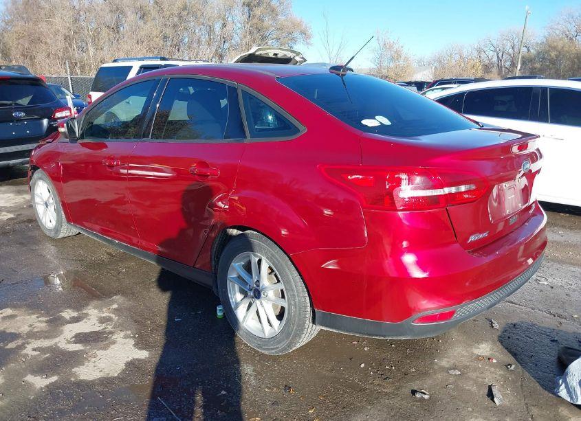 Photo 3 of 2016 Ford Focus SE (VIN 1FADP3F20GL372329)