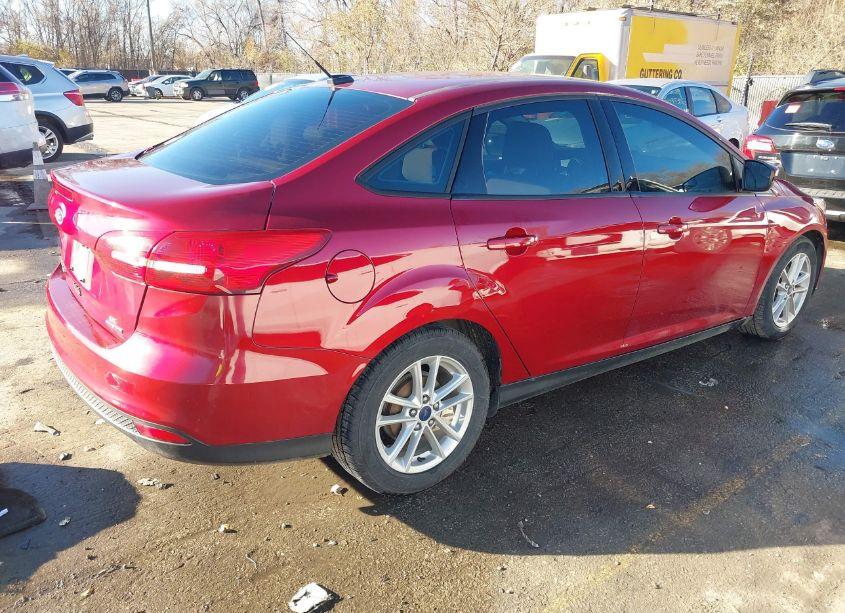 Photo 4 of 2016 Ford Focus SE (VIN 1FADP3F20GL372329)