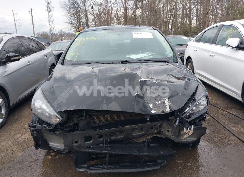 Photo 13 of 2016 Ford Focus SE (VIN 1FADP3F20GL382147)