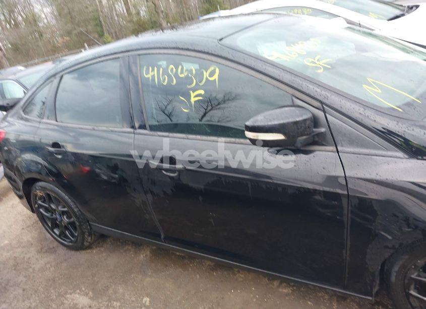 Photo 14 of 2016 Ford Focus SE (VIN 1FADP3F20GL382147)