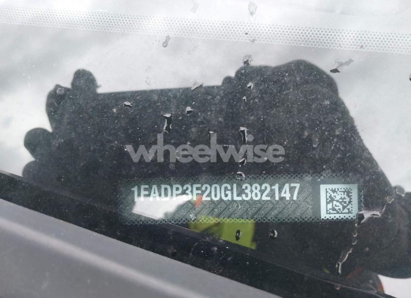 Photo 9 of 2016 Ford Focus SE (VIN 1FADP3F20GL382147)