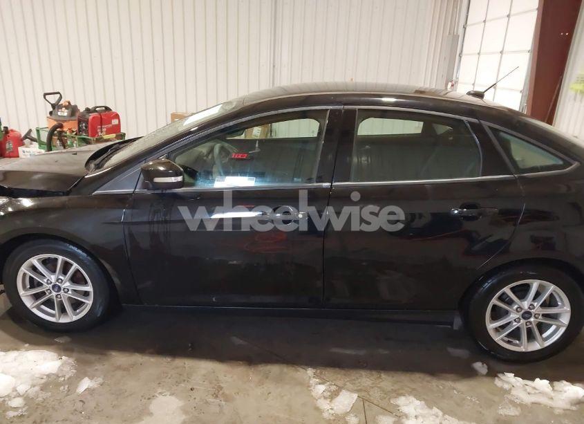 Photo 15 of 2016 Ford Focus SE (VIN 1FADP3F20GL386568)