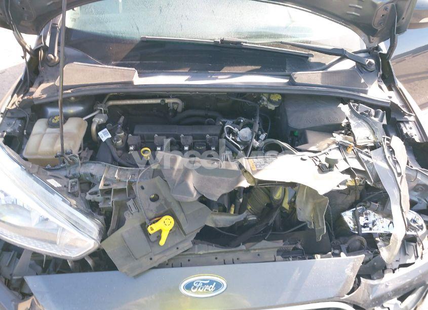 Photo 10 of 2016 Ford Focus SE (VIN 1FADP3F20GL389423)