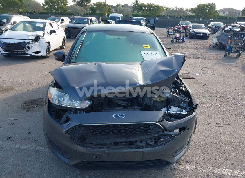 Photo 12 of 2016 Ford Focus SE (VIN 1FADP3F20GL389423)