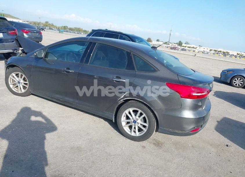 Photo 3 of 2016 Ford Focus SE (VIN 1FADP3F20GL389423)