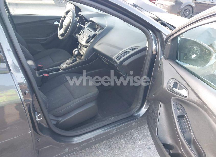 Photo 5 of 2016 Ford Focus SE (VIN 1FADP3F20GL389423)