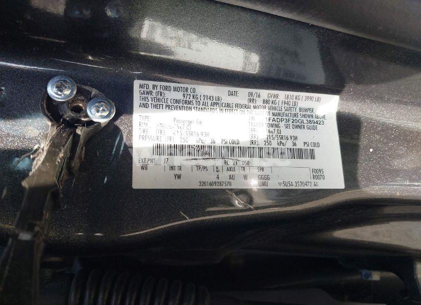 Photo 9 of 2016 Ford Focus SE (VIN 1FADP3F20GL389423)