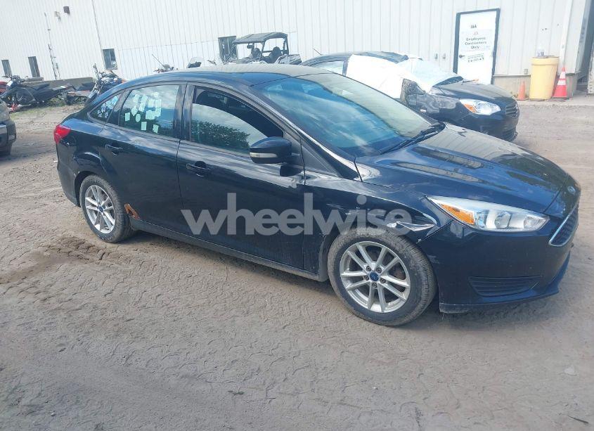 2016 Ford Focus SE (VIN 1FADP3F20GL400887) main photo