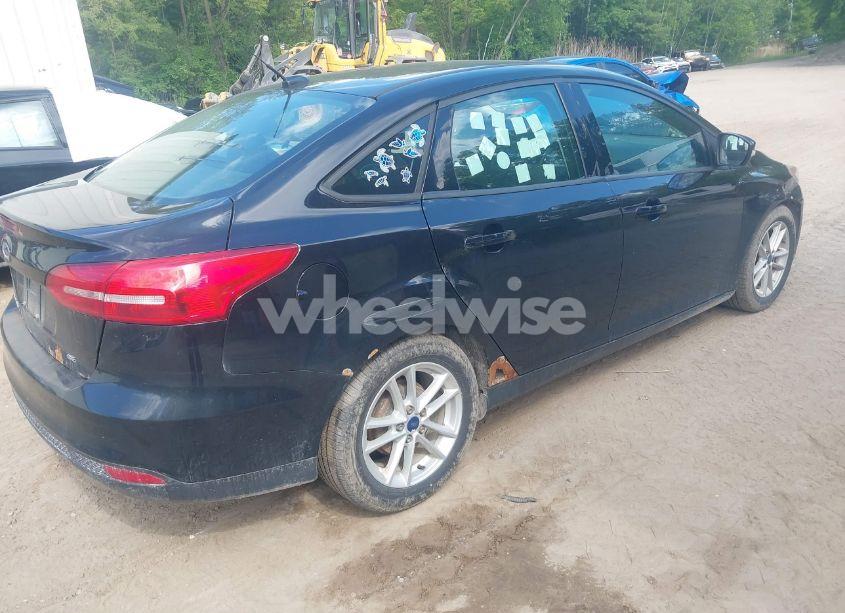 Photo 4 of 2016 Ford Focus SE (VIN 1FADP3F20GL400887)