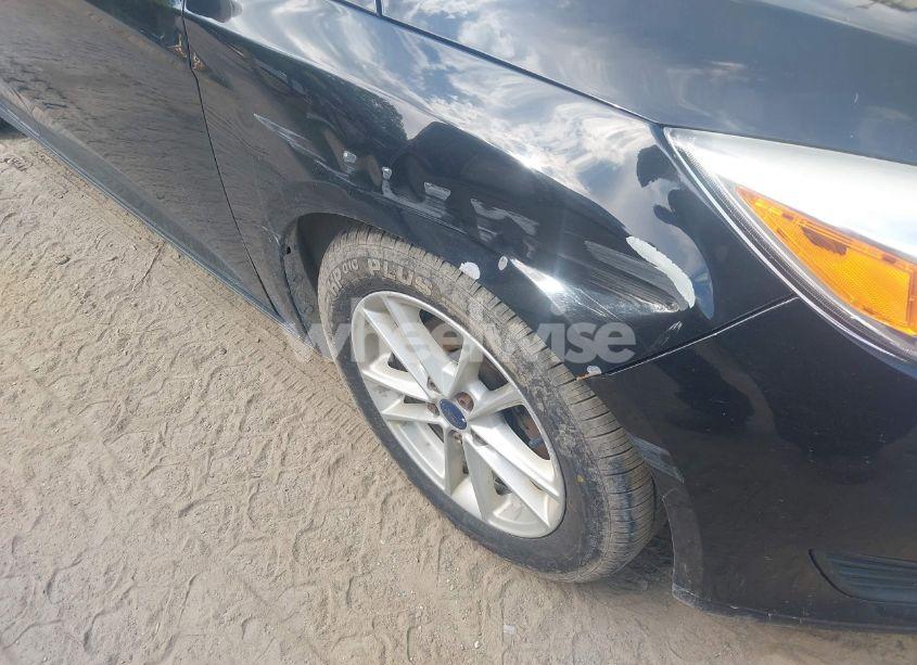 Photo 6 of 2016 Ford Focus SE (VIN 1FADP3F20GL400887)