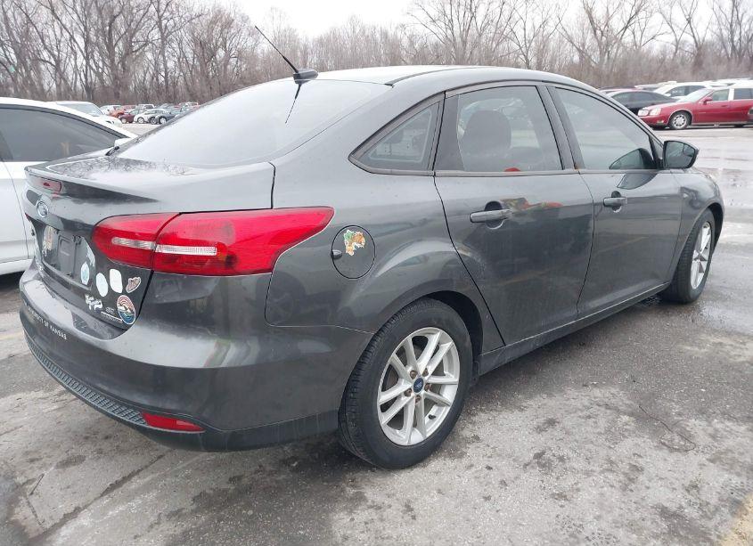 Photo 4 of 2016 Ford Focus SE (VIN 1FADP3F20GL405104)