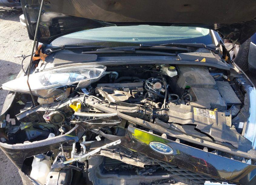 Photo 10 of 2017 Ford Focus SE (VIN 1FADP3F20HL207544)