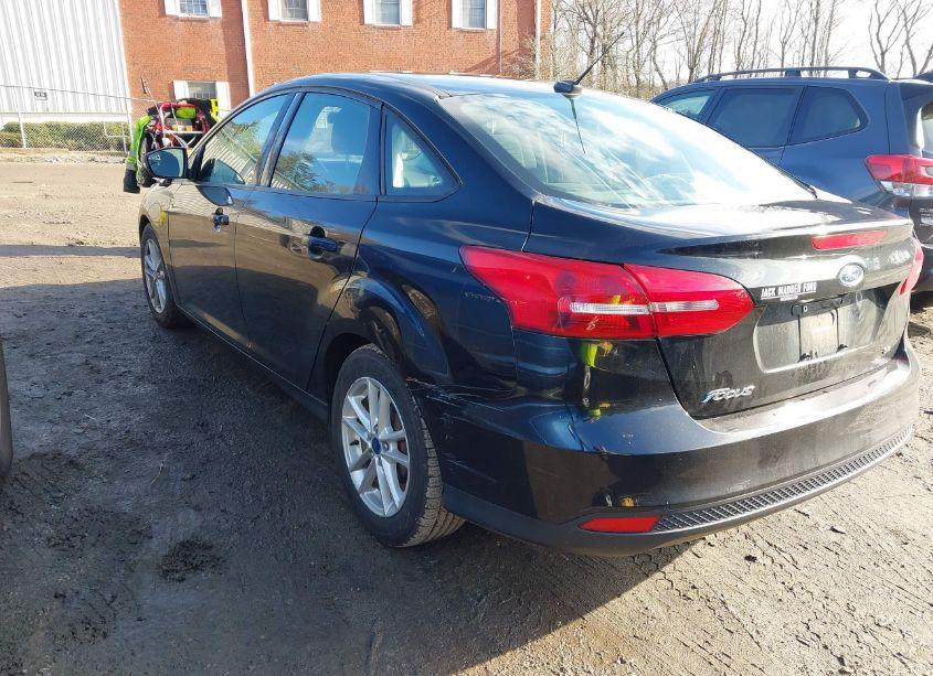 Photo 3 of 2017 Ford Focus SE (VIN 1FADP3F20HL207544)