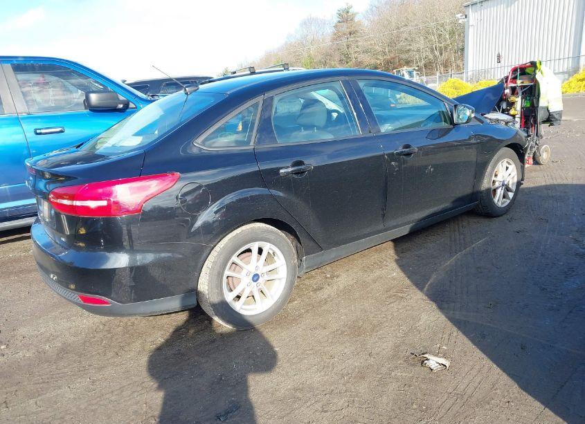 Photo 4 of 2017 Ford Focus SE (VIN 1FADP3F20HL207544)