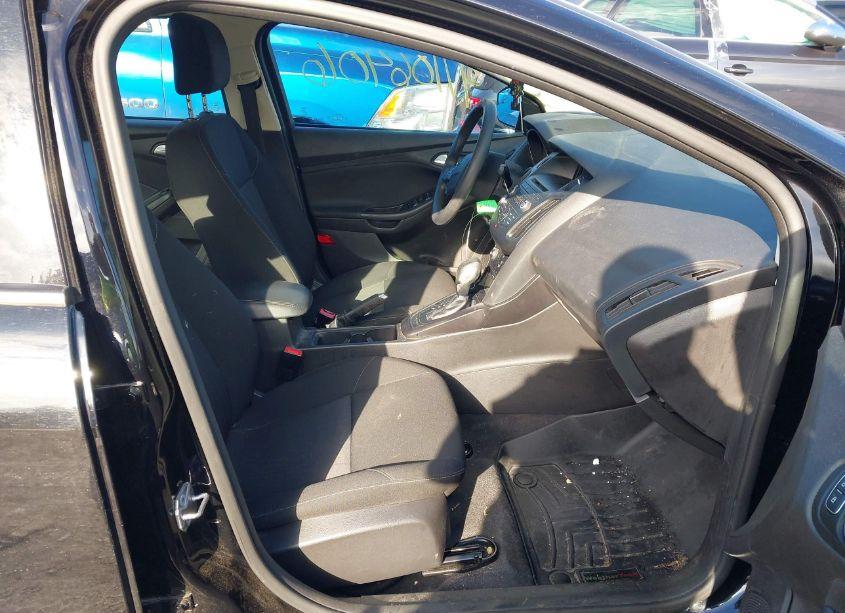 Photo 5 of 2017 Ford Focus SE (VIN 1FADP3F20HL207544)