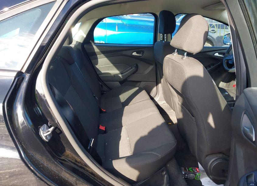 Photo 8 of 2017 Ford Focus SE (VIN 1FADP3F20HL207544)