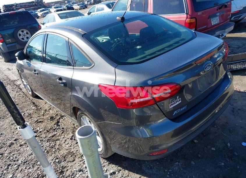 Photo 3 of 2017 Ford Focus SE (VIN 1FADP3F20HL215191)