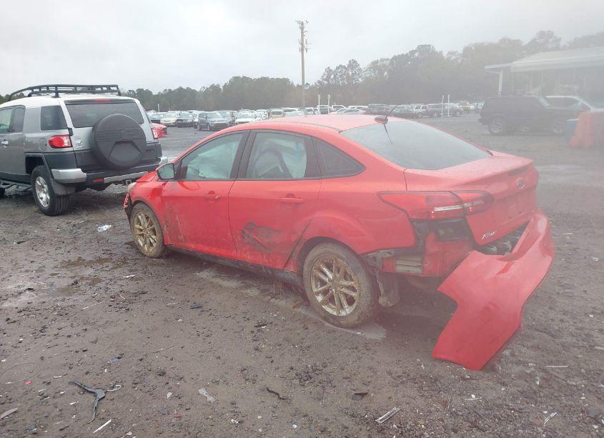 Photo 3 of 2017 Ford Focus SE (VIN 1FADP3F20HL217765)