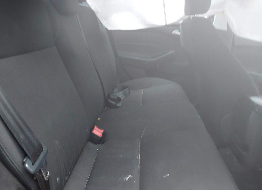 Photo 8 of 2017 Ford Focus SE (VIN 1FADP3F20HL217765)