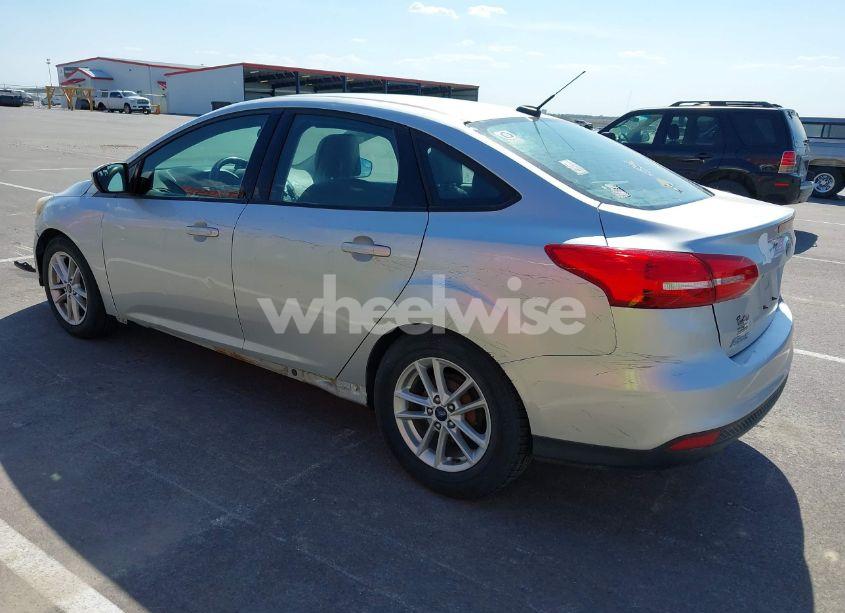 Photo 3 of 2017 Ford Focus SE (VIN 1FADP3F20HL218415)