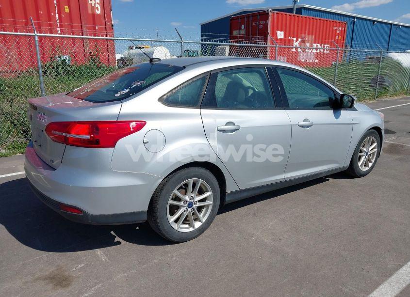 Photo 4 of 2017 Ford Focus SE (VIN 1FADP3F20HL218415)