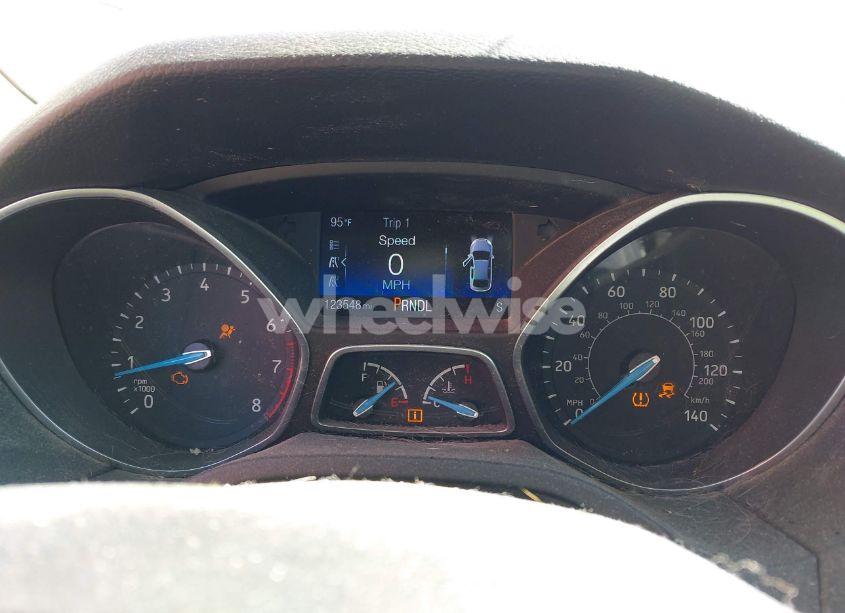 Photo 7 of 2017 Ford Focus SE (VIN 1FADP3F20HL218415)