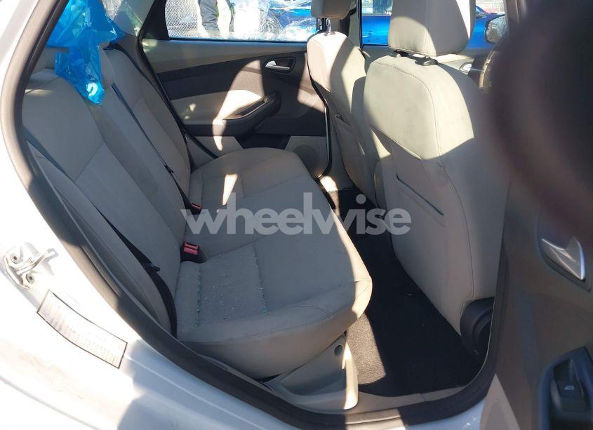 Photo 8 of 2017 Ford Focus SE (VIN 1FADP3F20HL225672)