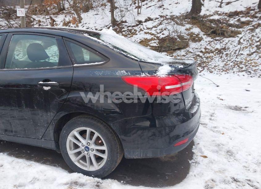 Photo 12 of 2017 Ford Focus SE (VIN 1FADP3F20HL228393)