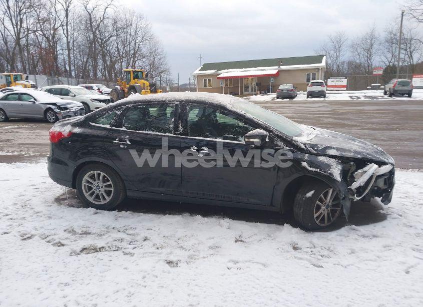 Photo 14 of 2017 Ford Focus SE (VIN 1FADP3F20HL228393)