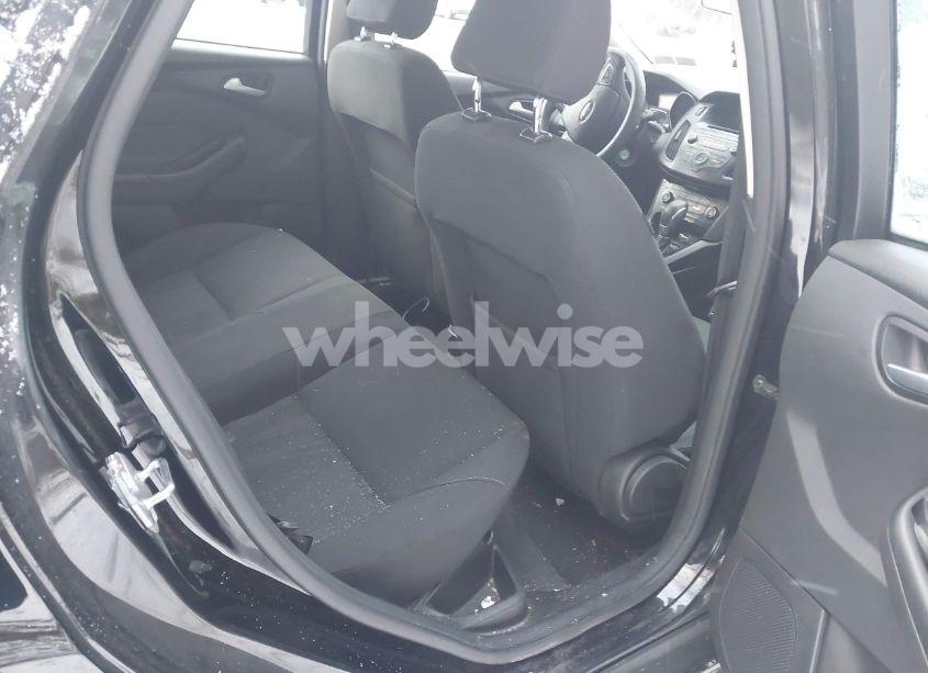 Photo 8 of 2017 Ford Focus SE (VIN 1FADP3F20HL228393)