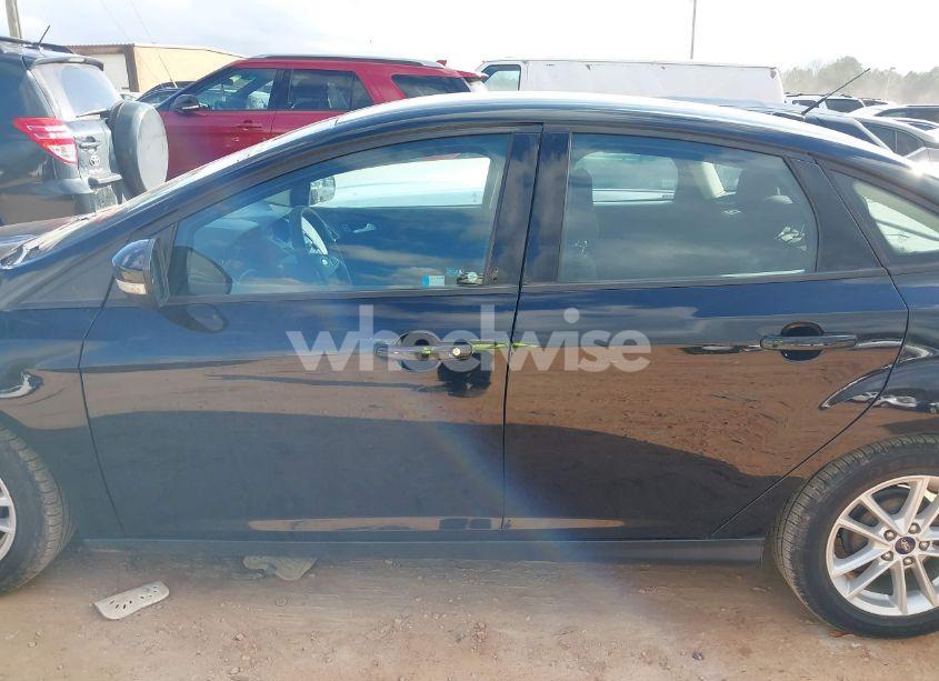 Photo 14 of 2017 Ford Focus SE (VIN 1FADP3F20HL262267)