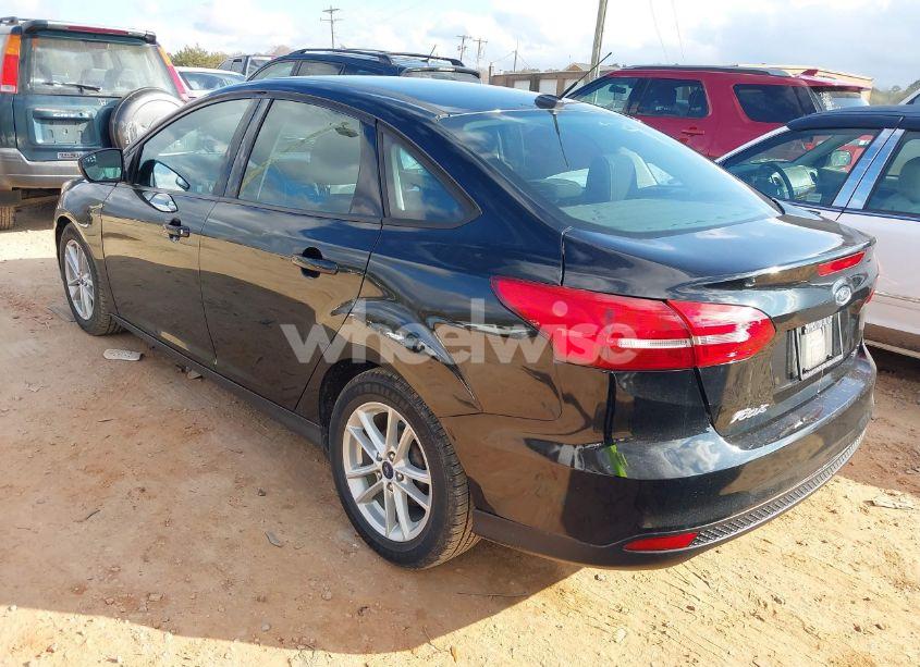 Photo 3 of 2017 Ford Focus SE (VIN 1FADP3F20HL262267)