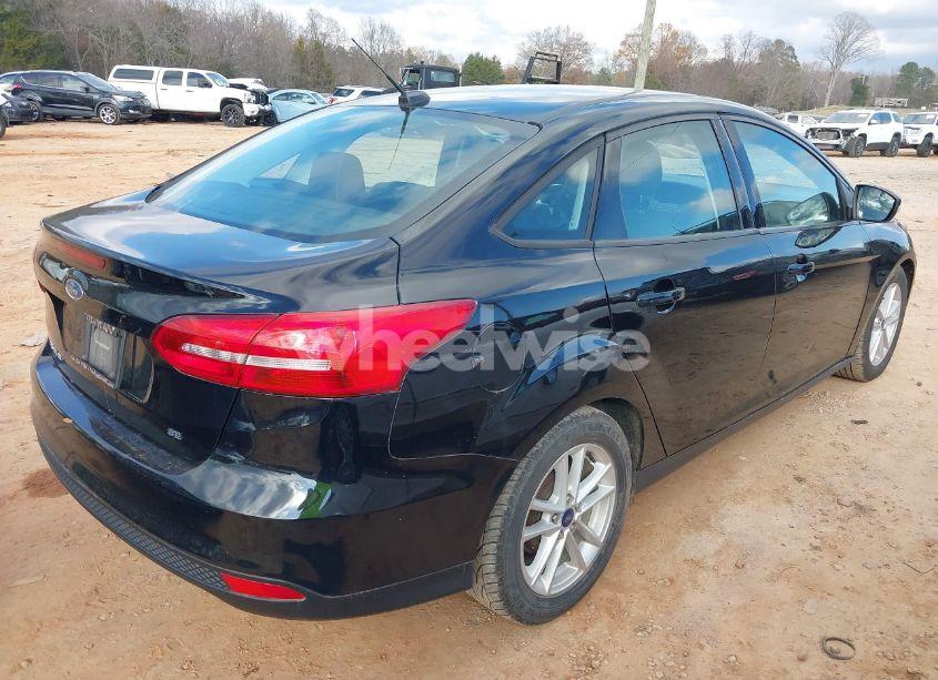 Photo 4 of 2017 Ford Focus SE (VIN 1FADP3F20HL262267)
