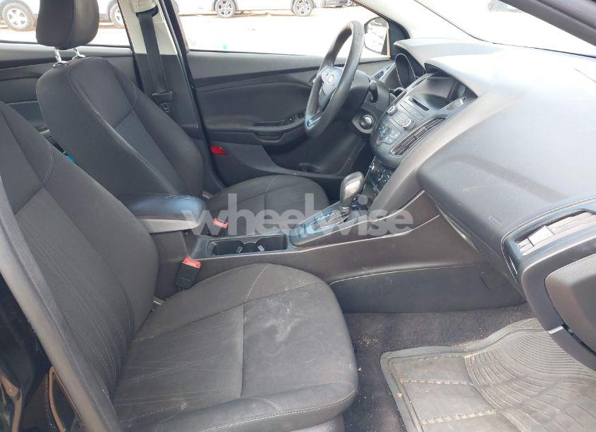 Photo 5 of 2017 Ford Focus SE (VIN 1FADP3F20HL262267)