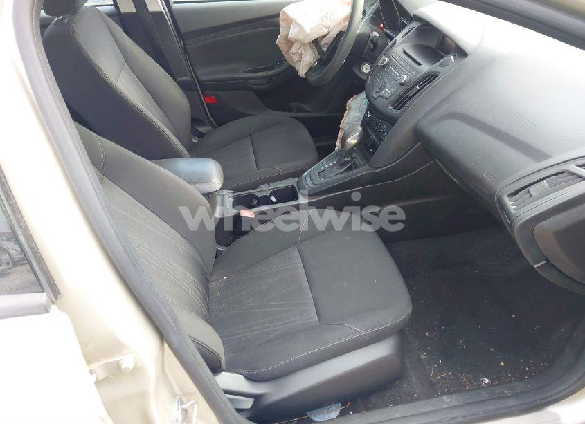 Photo 5 of 2017 Ford Focus SE (VIN 1FADP3F20HL265377)