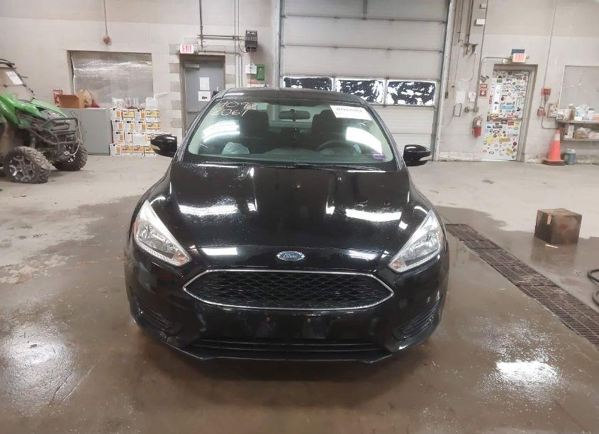 Photo 12 of 2017 Ford Focus SE (VIN 1FADP3F20HL265928)