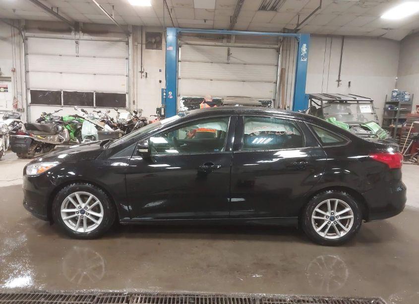 Photo 14 of 2017 Ford Focus SE (VIN 1FADP3F20HL265928)