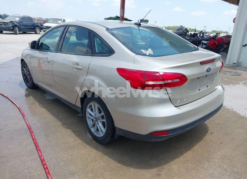 Photo 3 of 2017 Ford Focus SE (VIN 1FADP3F20HL291901)