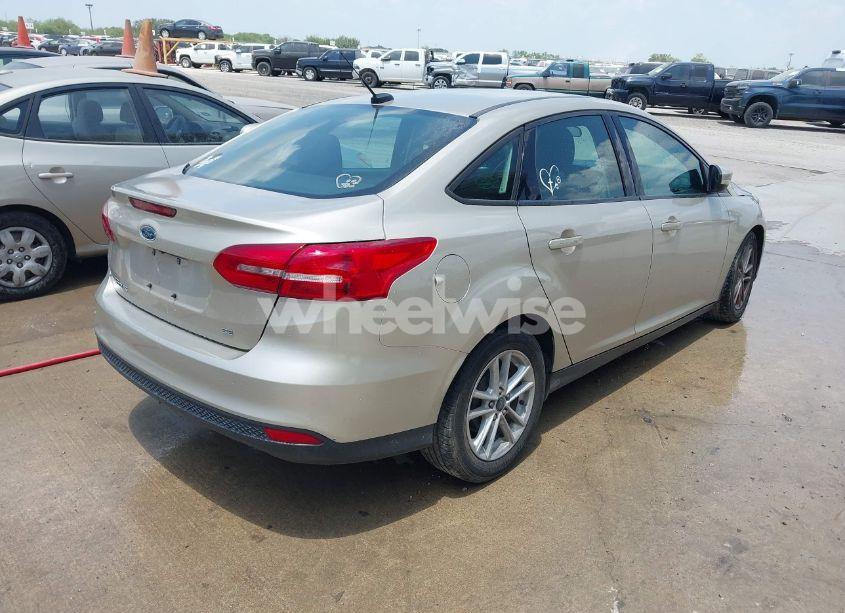 Photo 4 of 2017 Ford Focus SE (VIN 1FADP3F20HL291901)